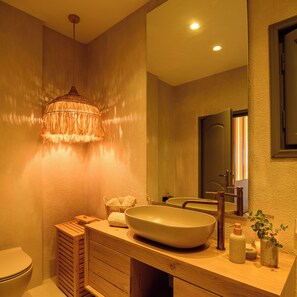 Romantisk svit - havsutsikt | Badrum | Tvål, schampo och toalettpapper