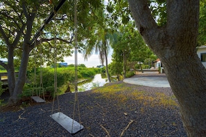 Garden - Fantastic 7 Bungalow Private Resort BR7 (Cha-am)