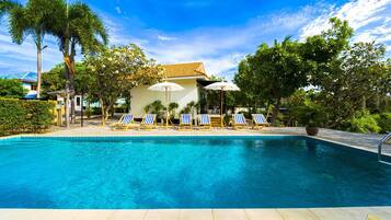 Outdoor pool, sun loungers