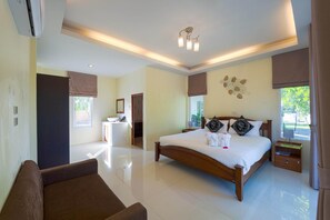 Blackout curtains, iron/ironing board, free WiFi, bed sheets - Fantastic 7 Bungalow Private Resort BR7 (Cha-am)