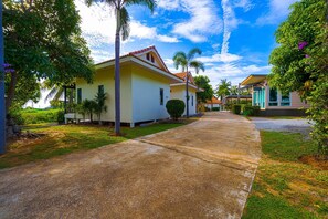 Exterior - Fantastic 7 Bungalow Private Resort BR7 (Cha-am)