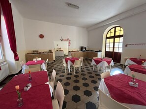 Free daily buffet breakfast  - Ostello San Giovanni Bosco (La Spezia)