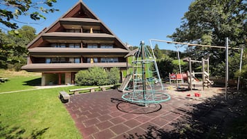 室外兒童遊樂區