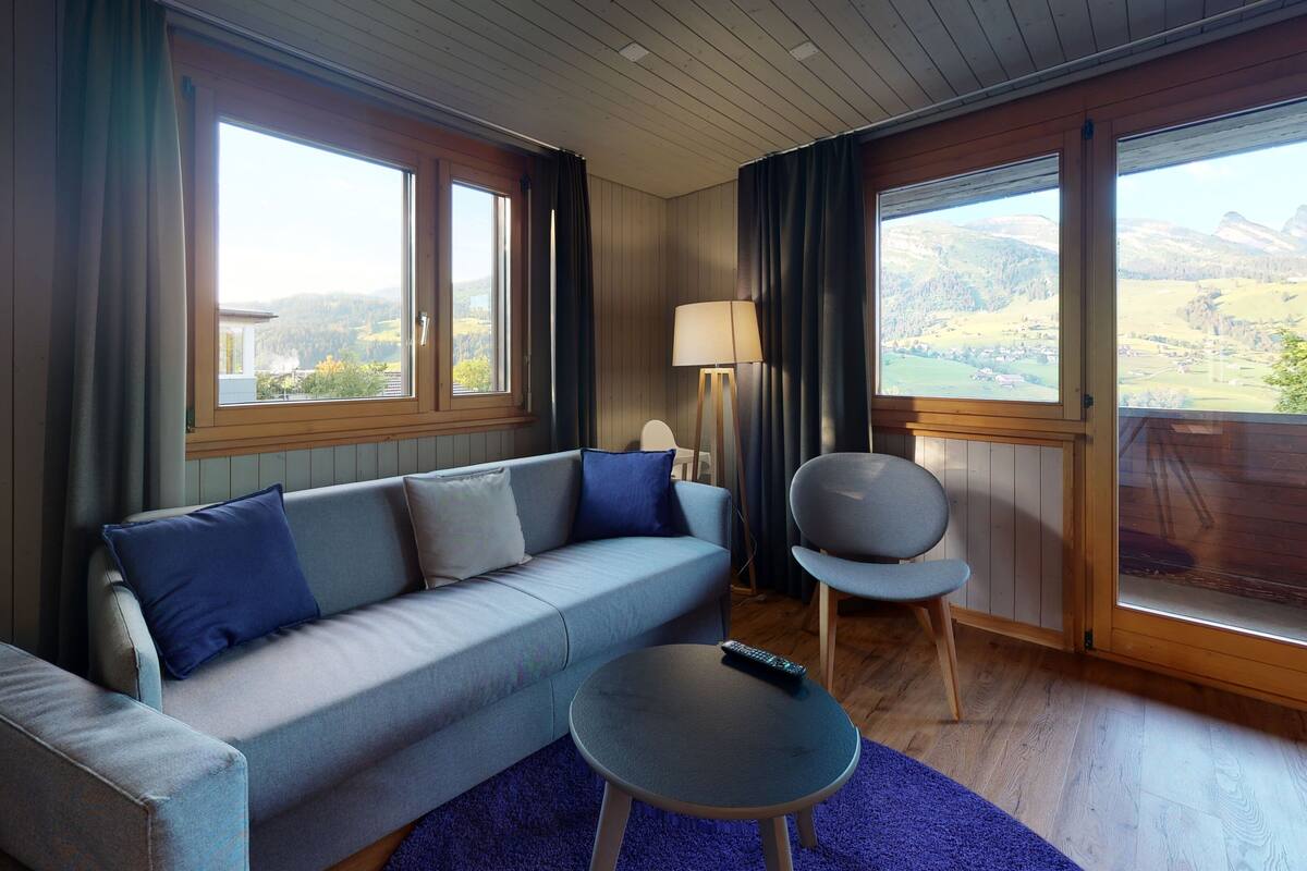 Standard-Apartment, 2 Schlafzimmer, Balkon | Wohnbereich