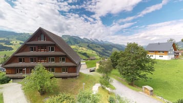 Standard Condo, 3 Bedrooms, Balcony | Balcony view