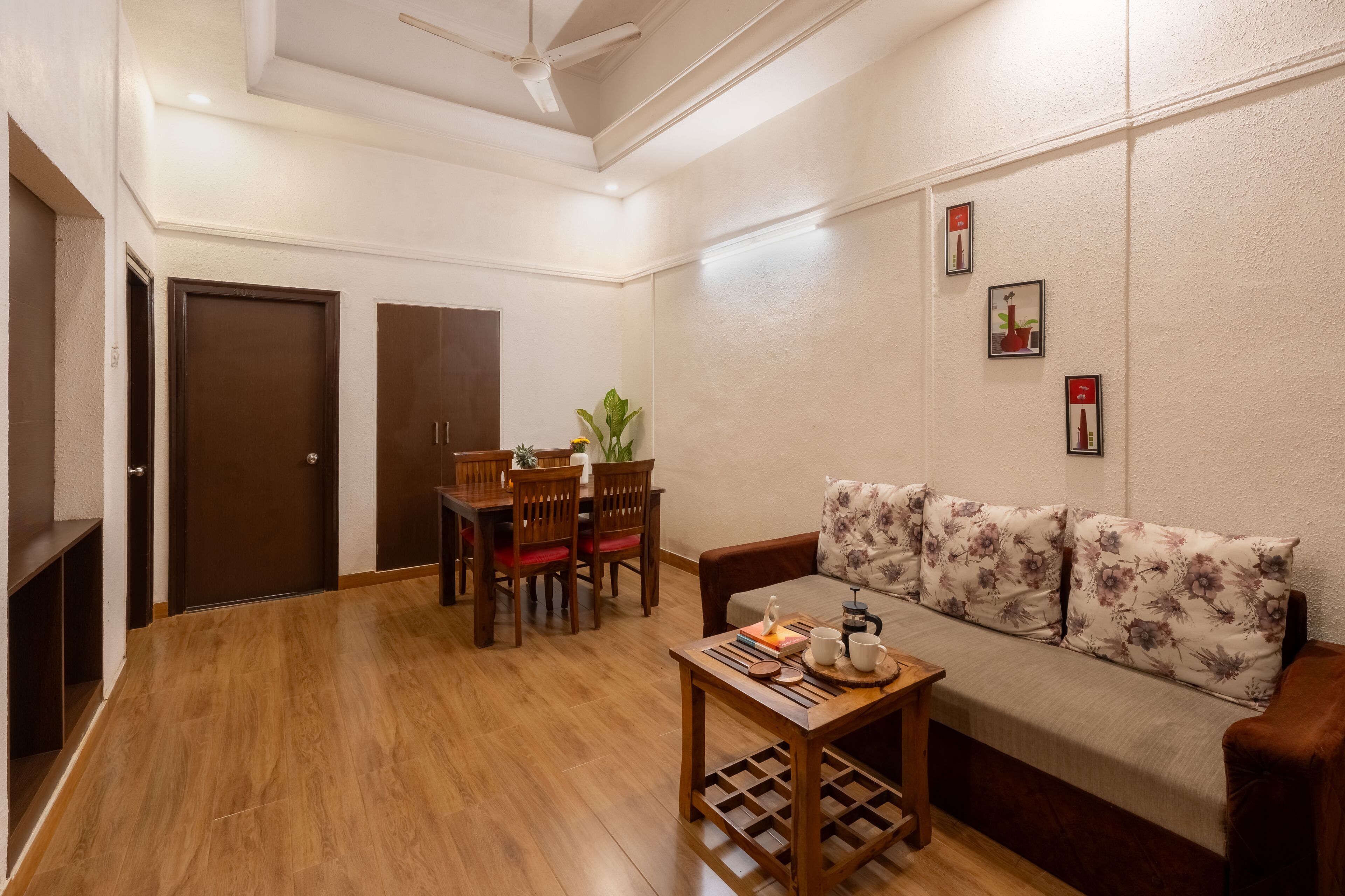 Family Apartment | Desk, free WiFi