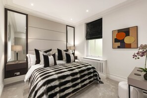 Room - 5★ Kensington Apartment | Chic, Spacious, Prime Location (London)