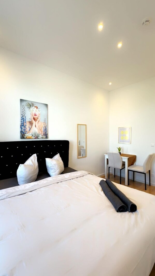 Basic Apartment | Iron/ironing board - Family 3BR Apartment Near Alterlaa (Vienna)