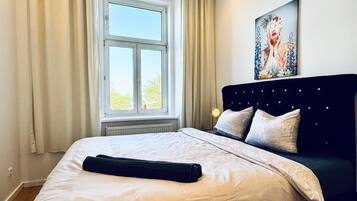 Basic Apartment | Iron/ironing board