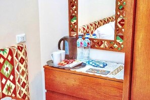 Interior - Five Pyramids Peaks View – Deluxe Single Room with Balcony (Cairo)