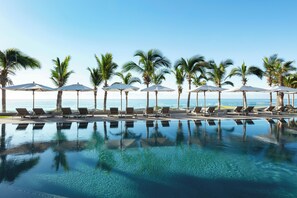 Pool - Spacious 2BR, 3BA Oceanview Suite in Los Cabos – Luxury for Families & Groups (Cabo San Lucas)