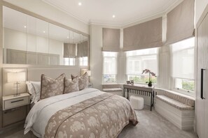 2 Schlafzimmer, Schreibtisch, Bügeleisen/Bügelbrett, Reisekinderbett