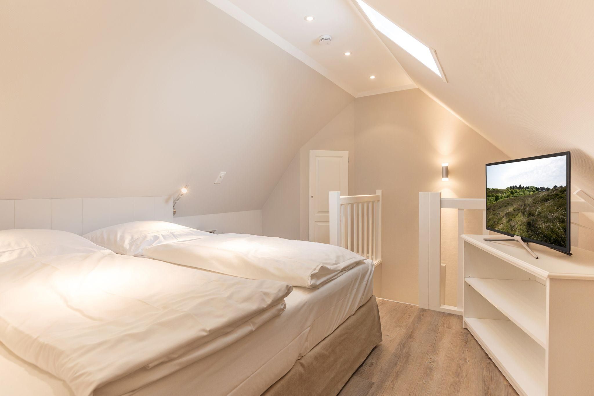 2 makuuhuonetta, työpöytä, ilmainen Wi-Fi