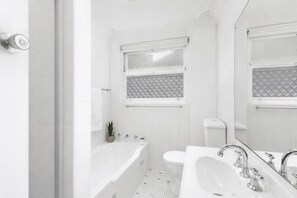 Bathroom - Lane Cove - TAM22 - Tambourine Bay Road - 2 bedroom apartment only steps from Lane Cove Village (Lane Cove)