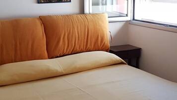 3 bedrooms, bed sheets