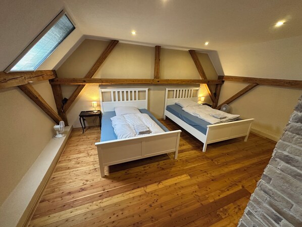 3 Schlafzimmer, Schreibtisch, kostenloses WLAN, Bettwäsche