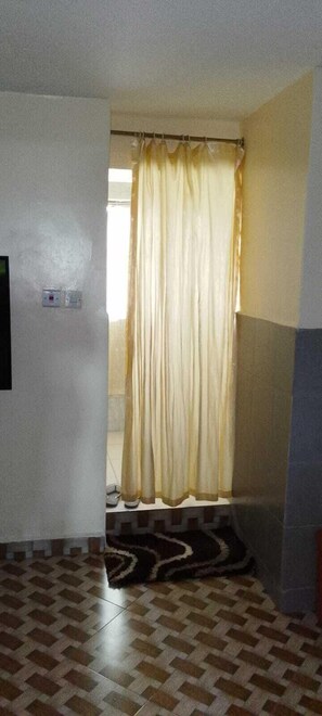 Laptop workspace, free WiFi