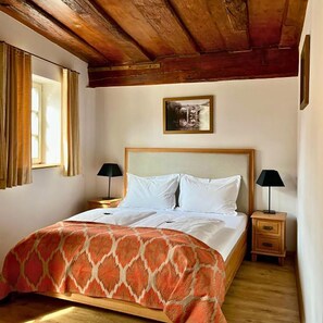 Superior Double Room, City View | Free WiFi - Hotel Hahnmühle 1323 (Coburg)