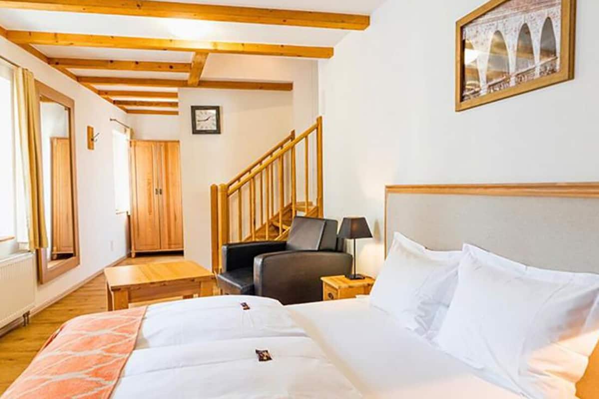 Deluxe Double Room, City View