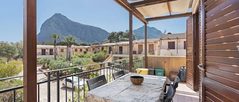 屋外ダイニングエリア