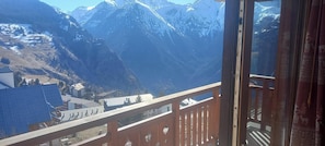 Property grounds - LES 2 ALPES, comfortable T2 apartment, with private covered parking space, at the foot of the slopes (Les Deux Alpes)