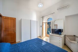 3 quartos, ferros/tábuas de passar roupa, Wi-Fi, roupa de cama
