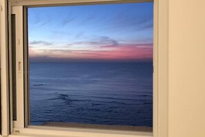 Interior - 3BR Beachfront Apt w/ Amazing Sea View | Mamad (Bat Yam)