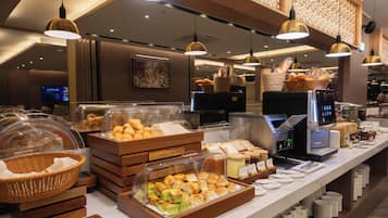 Desayuno buffet diario (MYR 58 por persona)