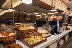 Daily buffet breakfast for a fee - Asteria Melaka by Attic Suite (Malacca City)