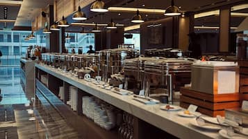 Desayuno buffet (MYR 58 por persona)