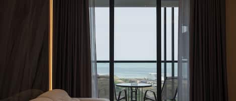 Presidential Suite, 1 King Bed, Partial Sea View | Balcony