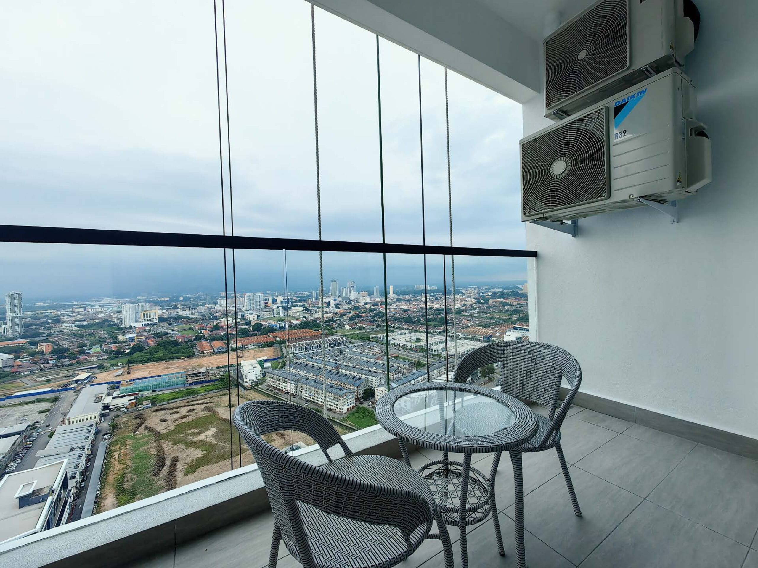 Suite, 3 Bedrooms, City View | Balcony