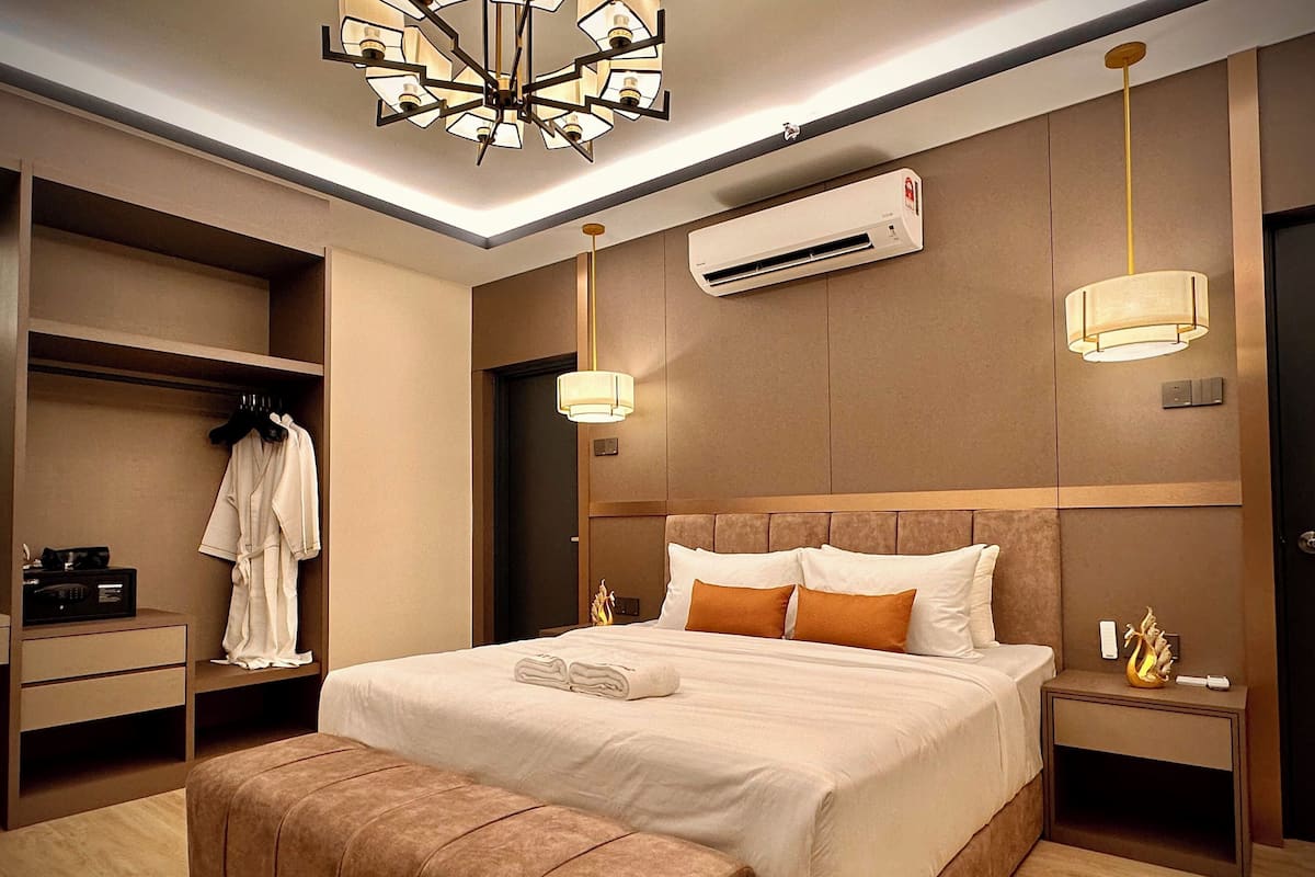 In-room safe, blackout curtains, soundproofing, iron/ironing board