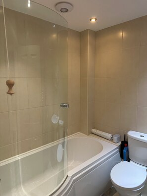 Hair dryer, towels, soap, toilet paper - Modern Country Cottage only 5 minutes drive to Bridlington on site FREE parking (Bridlington)