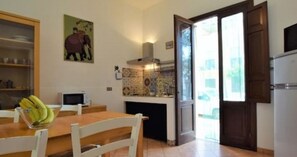 Dining - Holiday Home 'Casetta La Meridiana' with Sea View, Private Terrace and Air Conditioning (San Vito Lo Capo)