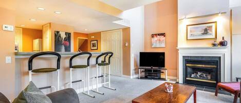 Télévision, cheminée