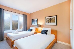 WiFi, bed sheets - Apres & Away - Walk to Blue Mountain Village (The Blue Mountains)