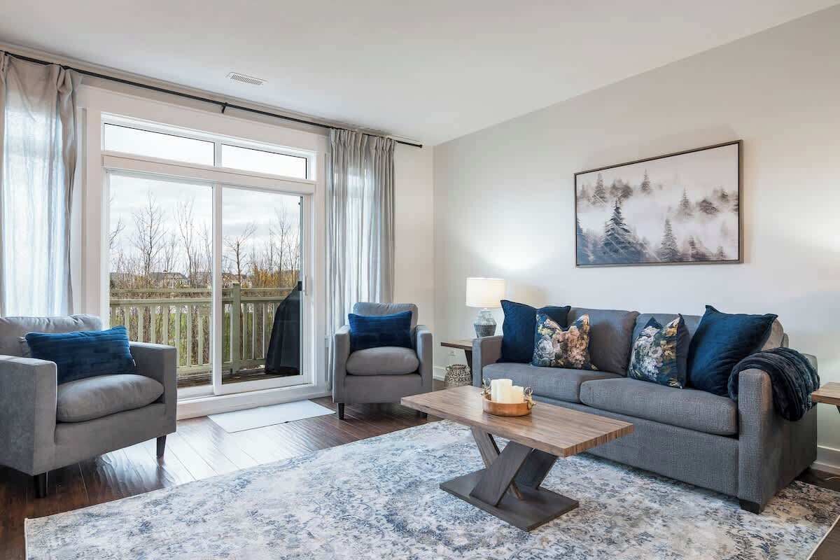 Televisión y chimenea 