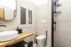 Shower, hair dryer, soap - One-bedroom apartment with private bathroom in very central area, 5 minutes from (Catania)