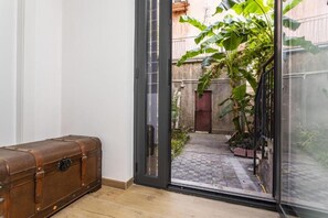 Interior - One-bedroom apartment with private bathroom in very central area, 5 minutes from (Catania)