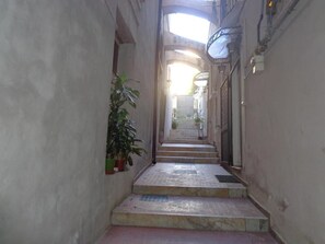 Interior - One-bedroom apartment with private bathroom in very central area, 5 minutes from (Catania)