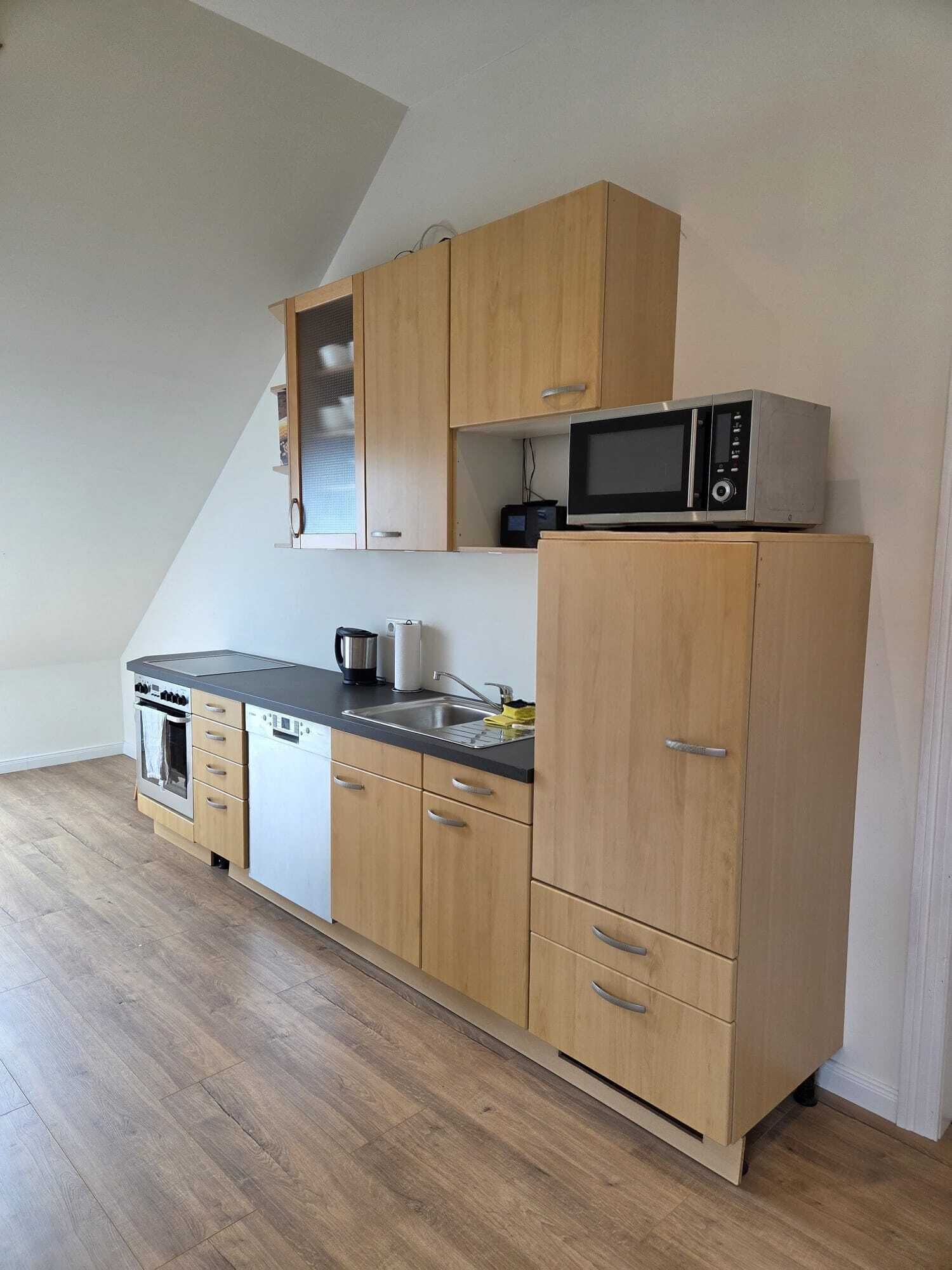 Mikrowelle, Ofen, Herdplatte, Geschirrspüler