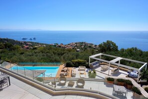 A heated pool - Villa Hermes - luxury villa with pool and sea view (Sant'Agata sui Due Golfi)