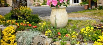 Holiday Home 'La Bastide Des Moines' with Mountain View, Private Garden and Wi-Fi