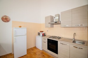 冷蔵庫、電子レンジ、食器洗い機