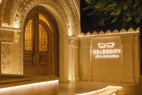 المنشأة من الخارج