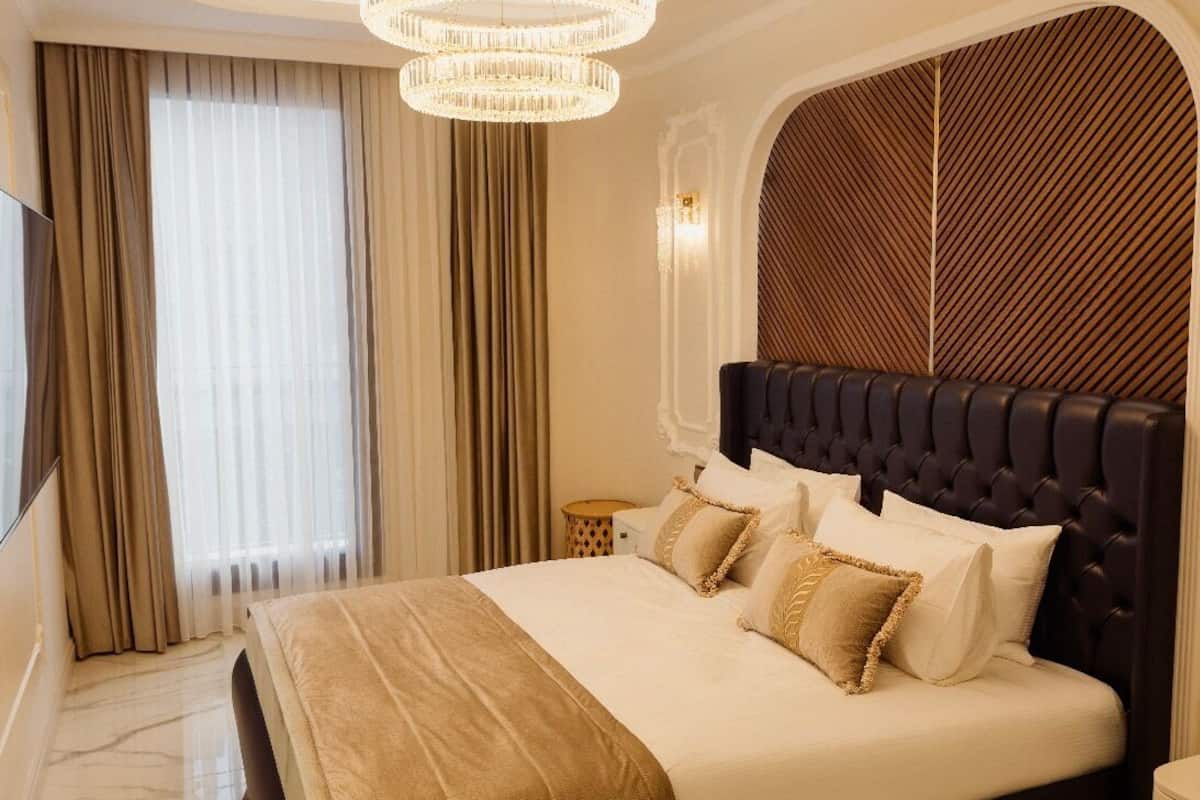 皇室雙人房, 城市景 | 房內夾萬、書桌、手提電腦工作空間、遮光窗簾/窗簾