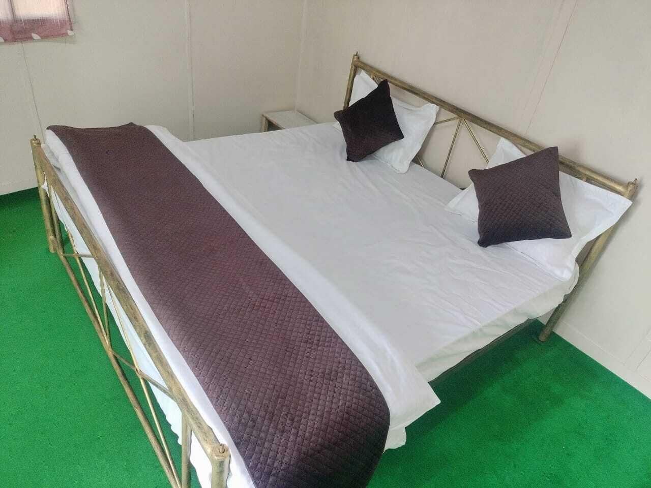 Camas plegables/adicionales y ropa de cama 