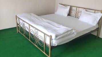 Rollaway beds, bed sheets