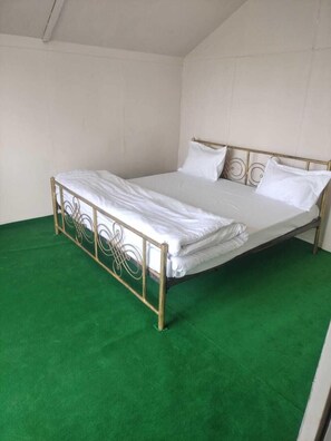 Rollaway beds, bed sheets